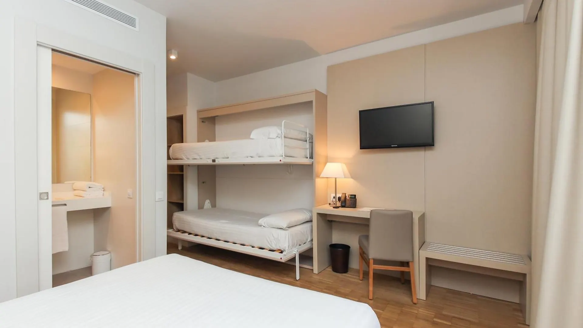 Hotel Lauria Tarragona 3*,  Spain